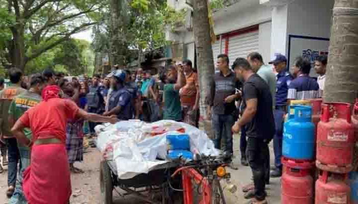 কুমিল্লার মুরাদনগরে মা ও দুই সন্তানকে পিটিয়ে হত্যা: কড়ইবাড়ি গ্রাম পুরুষশূন্য, আতঙ্কে পরিবার