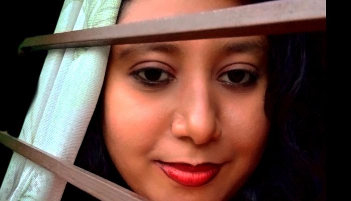 "চোখের মতো গাঢ় বিষন্নতা" — খাজিনা খাজি