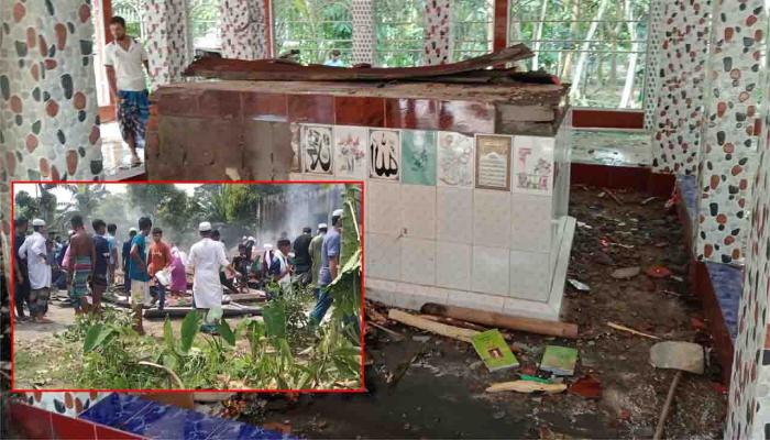 কুমিল্লার হোমনায় মহানবী (সাঃ) কে কটূক্তি কেন্দ্র করে উত্তেজনা: বাড়িঘর ও মাজার ভাঙচুর-অগ্নিসংযোগ, সেনাবাহিনী মোতায়েন