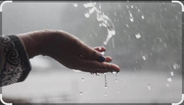 বৃষ্টি ভেজা মন ----- ইসরাত মুনতাহা