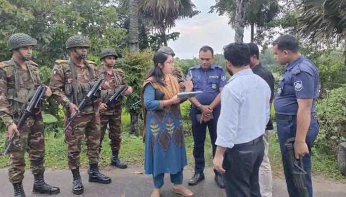 গোমতী নদী থেকে অবৈধ বালু উত্তোলন: কুমিল্লায় ঠিকাদারি প্রতিষ্ঠানকে ১০ লাখ টাকা জরিমানা, প্রকৌশলীর তিন মাসের কারাদণ্ড