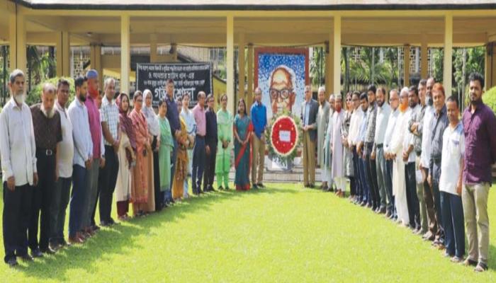 ড. আখতার হামিদ খান স্মরণে বার্ডে শ্রদ্ধার ঢেউ ;পল্লী উন্নয়নের বিশ্বমানচিত্রে যাঁর হাতে আঁকা ‘কুমিল্লা মডেল’