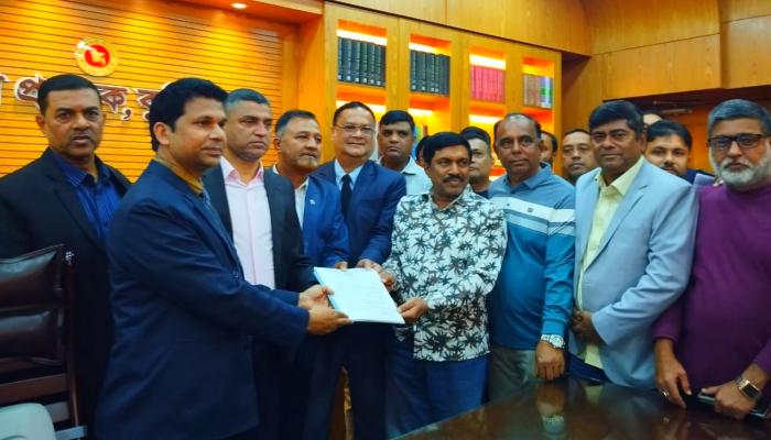 কুমিল্লা-৬ আসনে বিএনপির মনিরুল হক চৌধুরীর মনোনয়ন সংগ্রহ