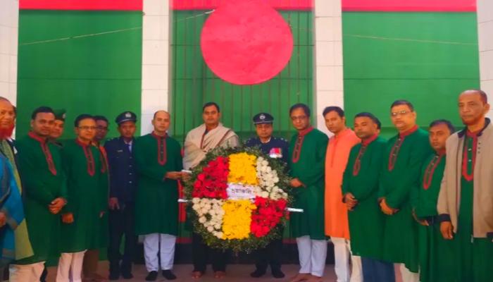 বরুড়ায় বিজয়ের রঙে দিনভর উৎসব তোপধ্বনি থেকে সাংস্কৃতিক সন্ধ্যা