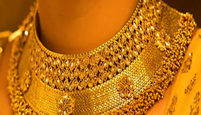 ডলার শক্তিশালী হওয়ায় আন্তর্জাতিক বাজারে স্বর্ণের দাম কমেছে